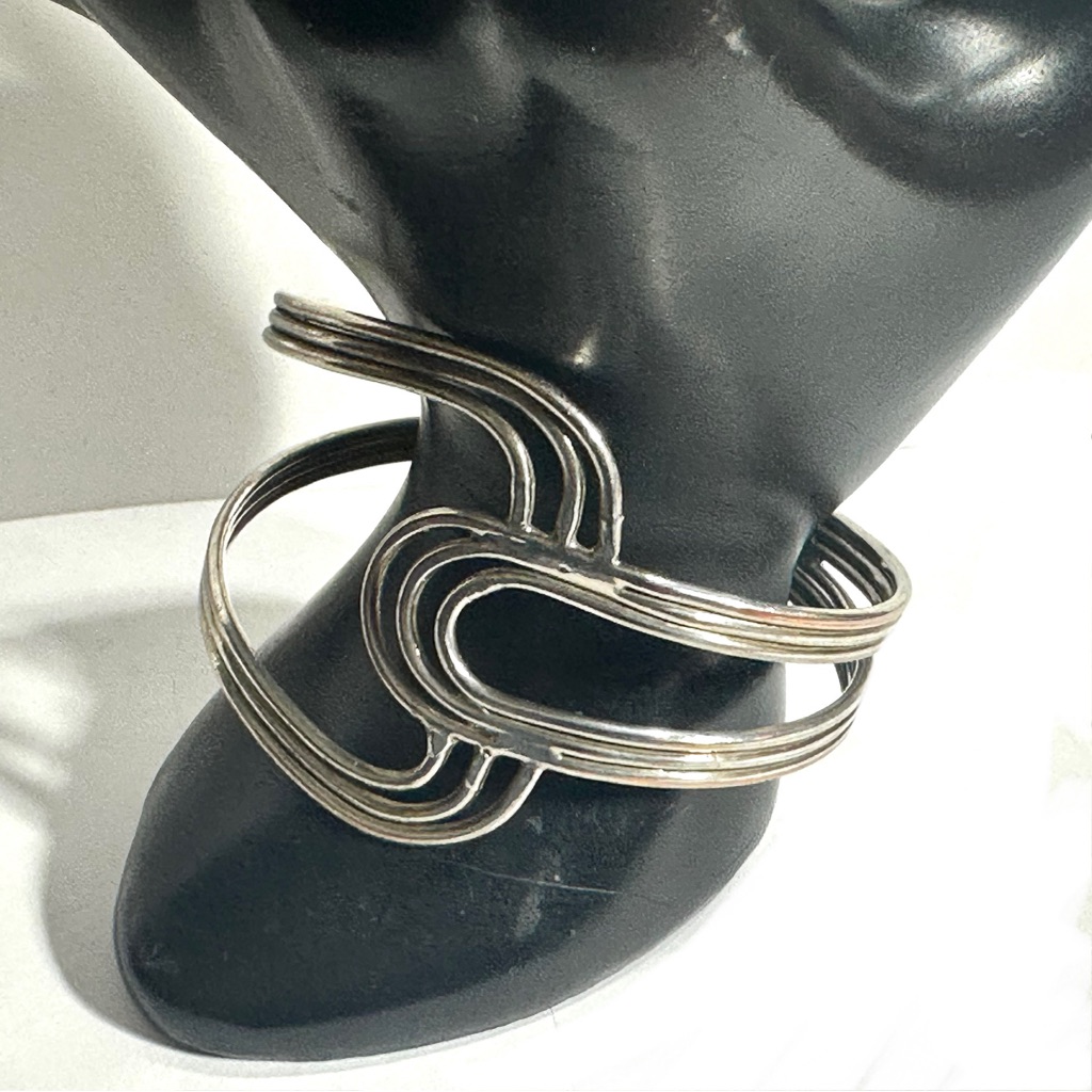 Modernist Avant Garde Silver Tone Triple Wave Cuff Bracelet Abstract Unique Art
